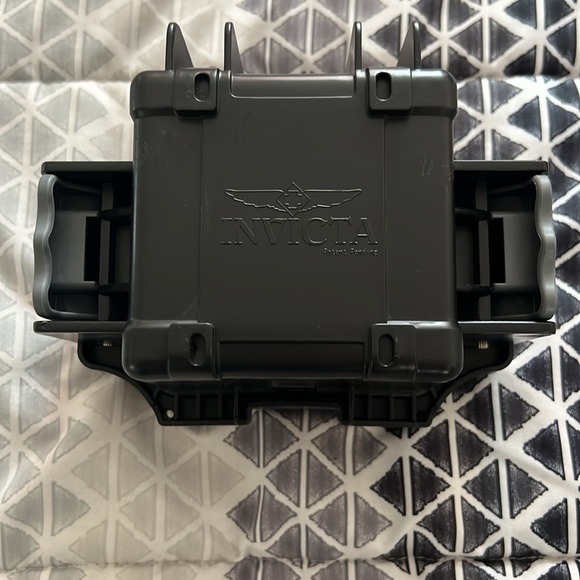 Invicta Dive Cases (2) - Picture 3 of 4